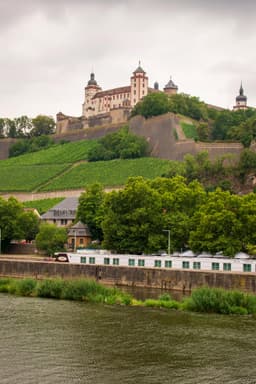 Concert privat + degustare la castel medieval