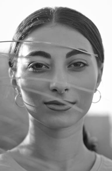 Make-up monocrom – look simplu & rafinat