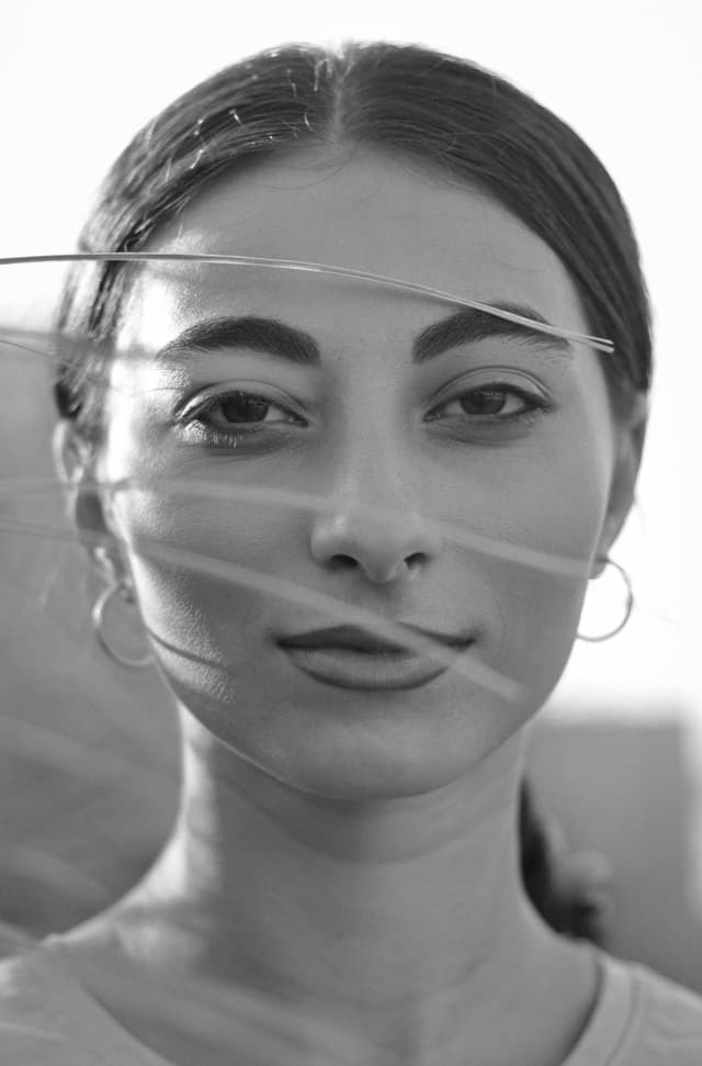 Make-up monocrom – look simplu & rafinat