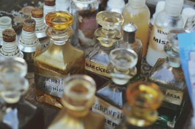 10 parfumuri de nișă pe care orice iubitoare de arome rare trebuie să le încerce