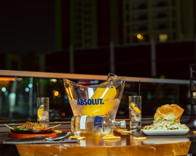 Cocktail & caviar – seară sub stele la rooftop haute cuisine