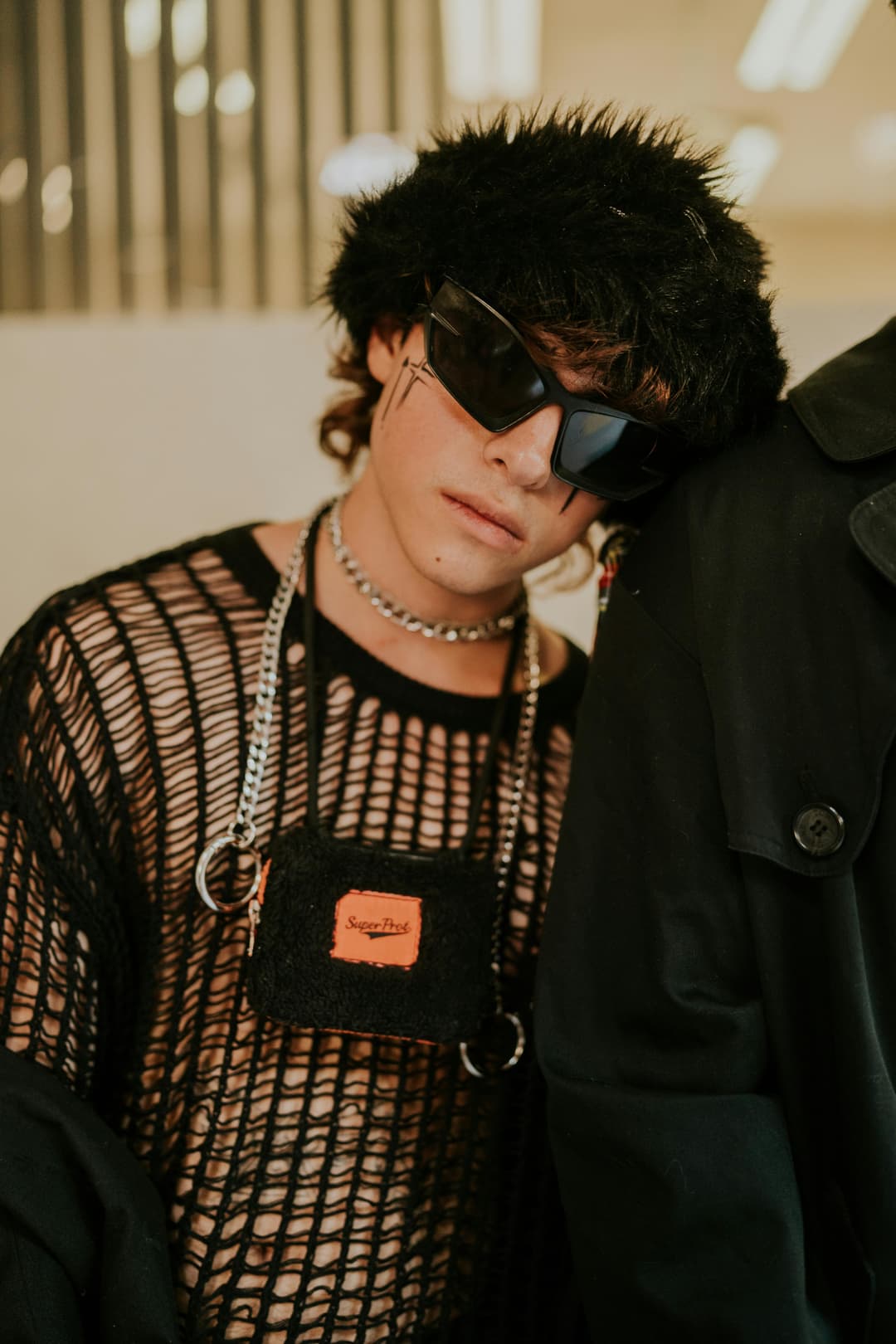 Arta layering-ului: cum să suprapui hainele cu stil