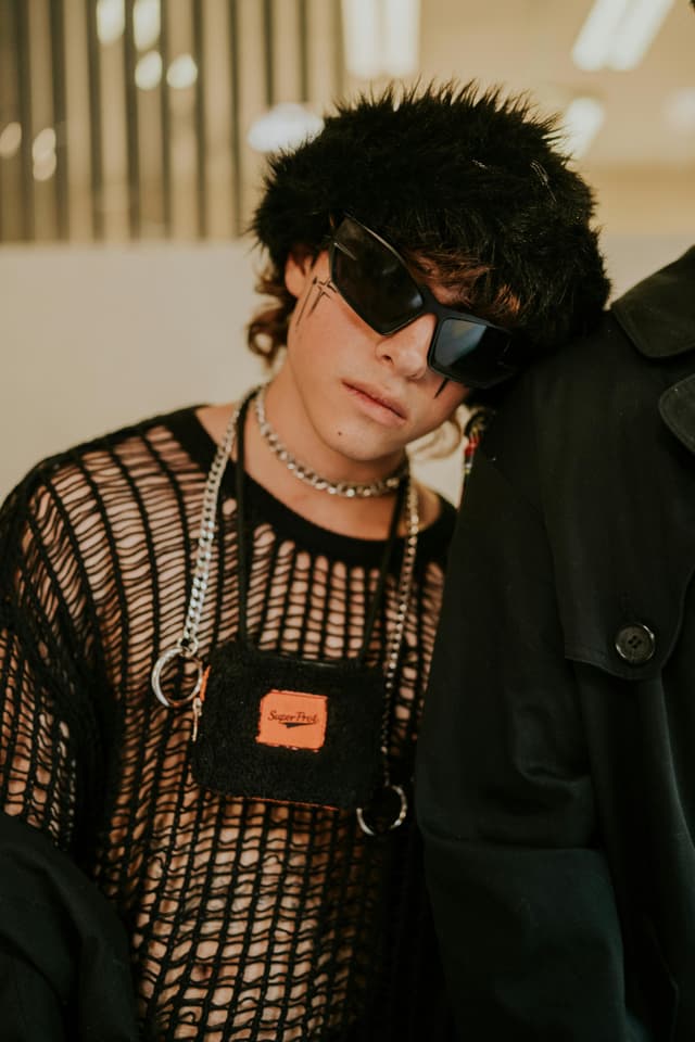 Arta layering-ului: cum să suprapui hainele cu stil