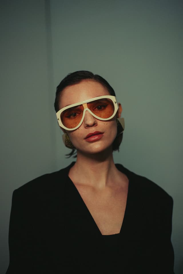 Tweed elegant: sacouri care nu se demodează
