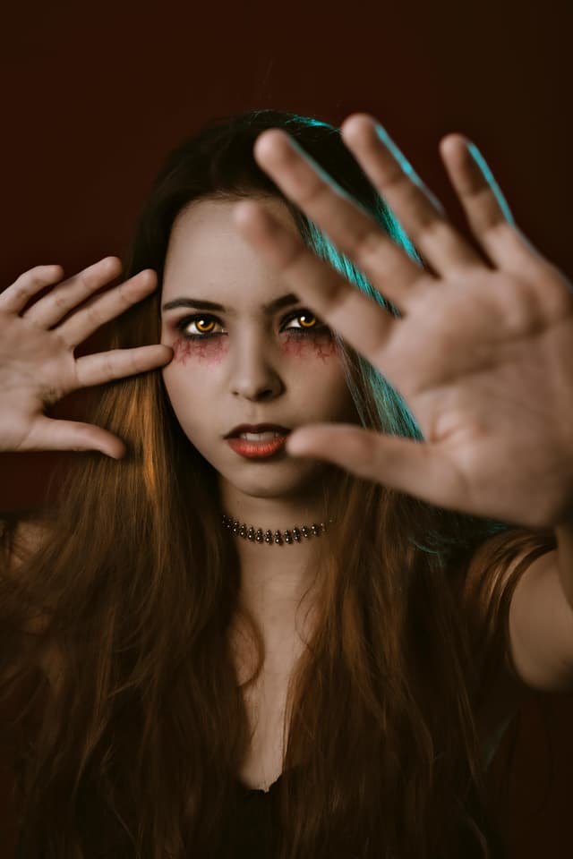 Ochi dramatic: eyeliner plat & look smoking