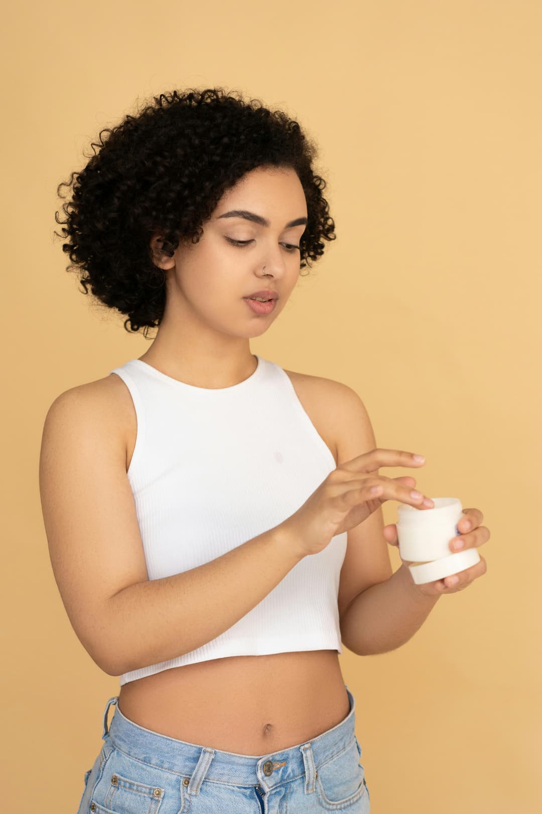 Top 5 produse de machiaj esențiale pentru un look natural