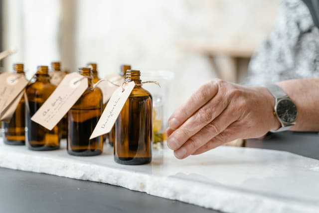 Cum să alegi un parfum semnătură pentru tine