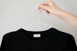 Top 10 piese vestimentare care nu trebuie să lipsească din garderoba ta