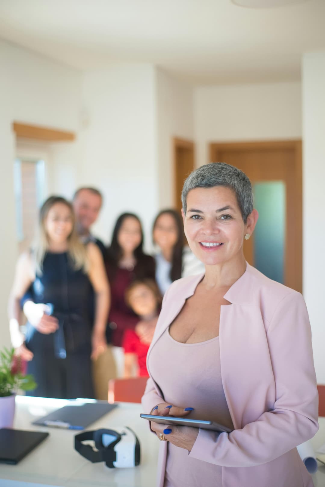 Mame și lideri: cum echilibrează femeile de succes din România familia și cariera