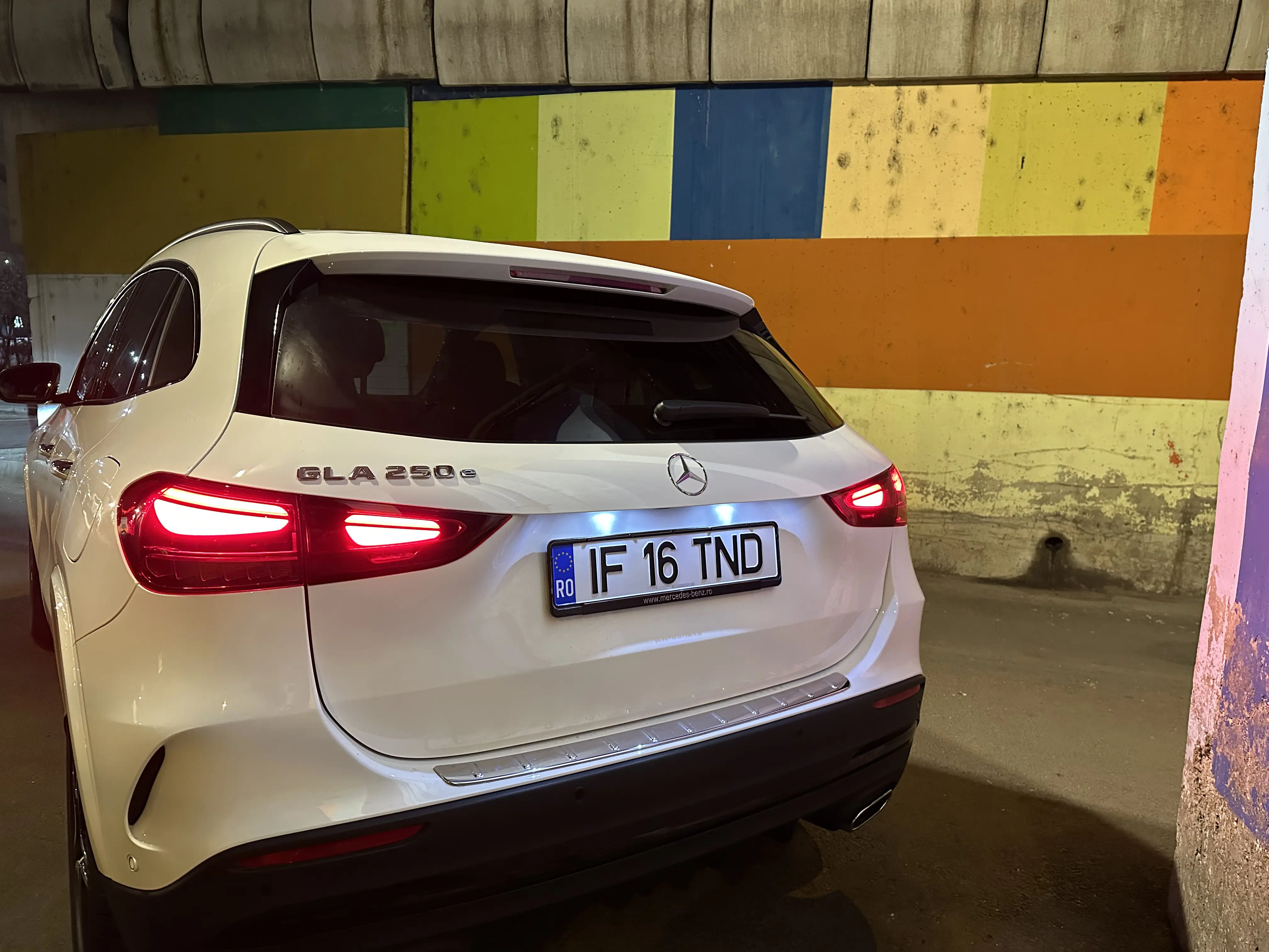 Test drive Mercedes GLA 250e: SUV-ul hibrid perfect pentru oraș