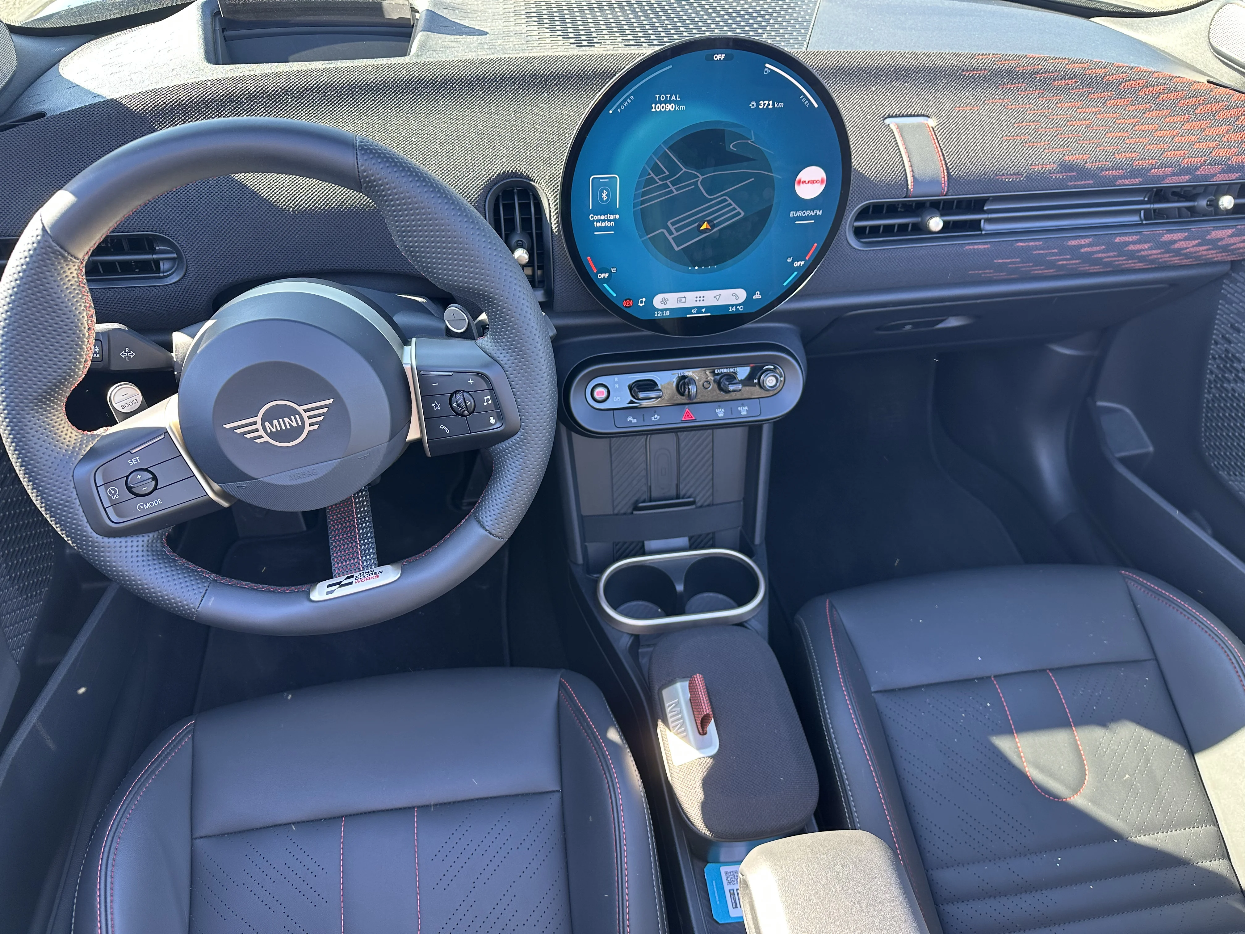 Test drive Mini Cooper Cabrio 2025: Surprizele ascunse ale decapotabilei premium